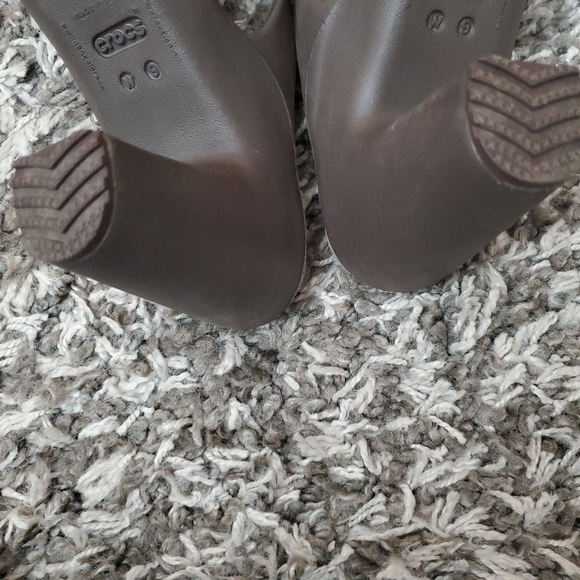 Crocs Cyprus IV Brown Sandals Sz 9 - Picture 7 of 7